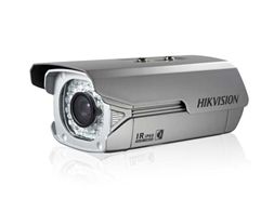 700TVL 1/3＂ CCD红外防水筒型摄像机